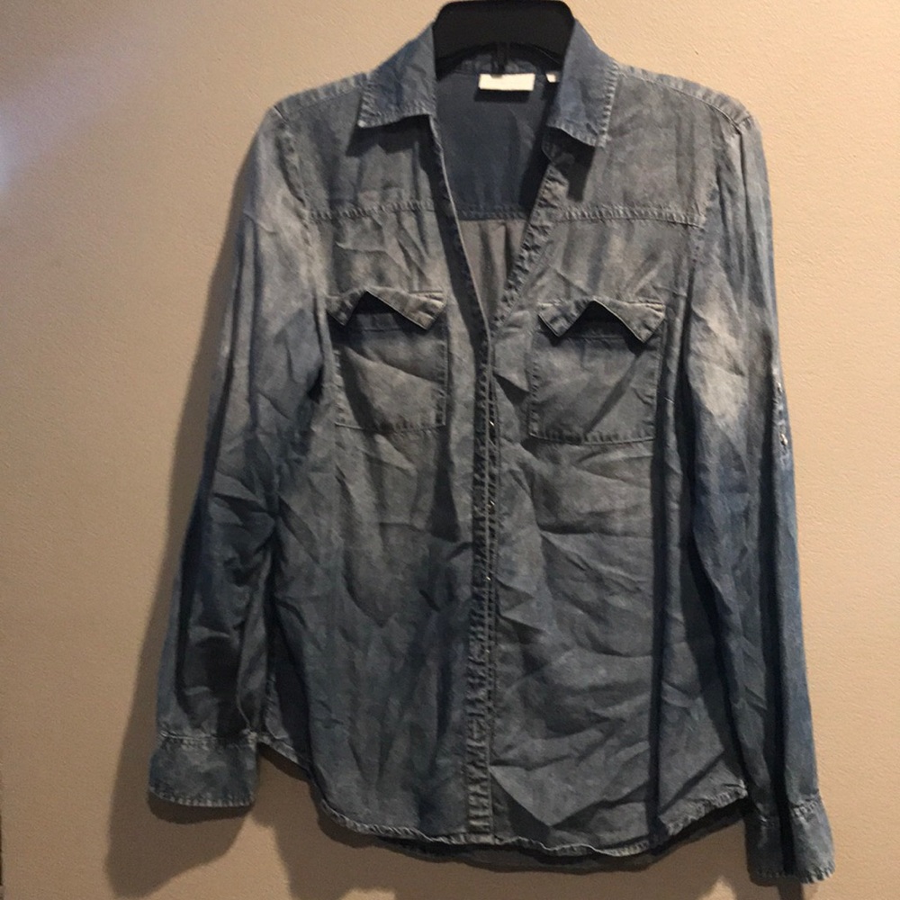Women’s shirt
